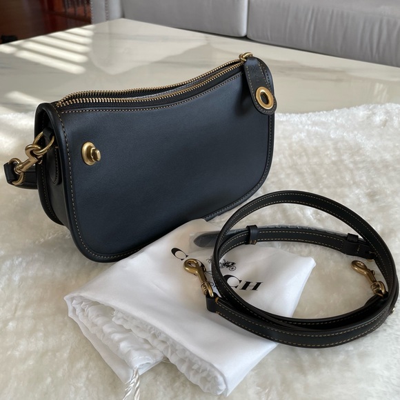 ‼️SOLD‼️ Coach Swinger Shoulder Bag in Black - Picture 15 of 16